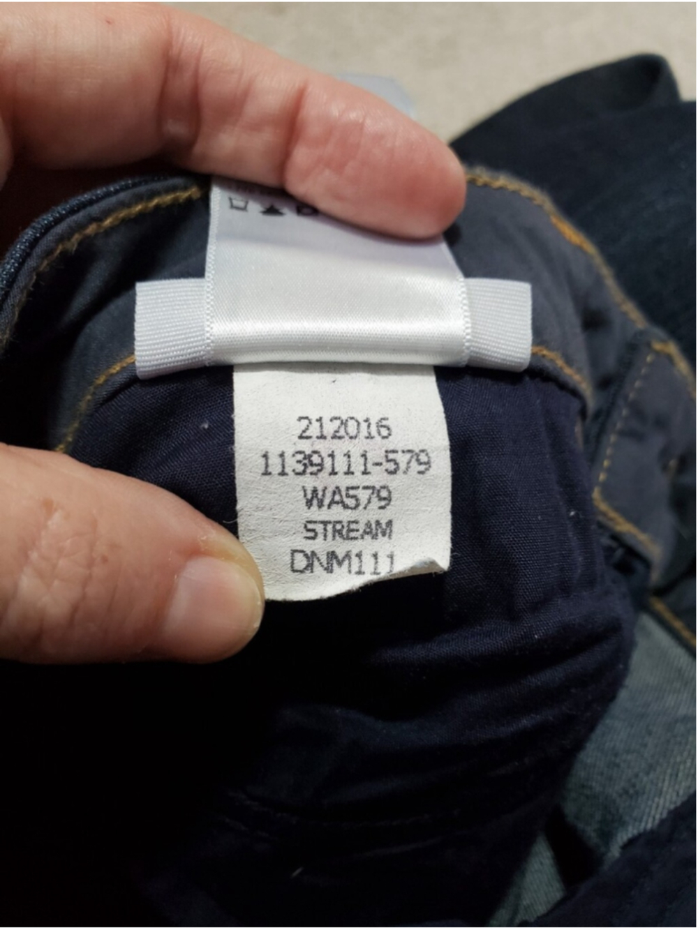 PAIGE Skyline Straight 34" Jeans Stream Dark Blue Wash Sz 28 Mid-Rise Stretch - Picture 12 of 14